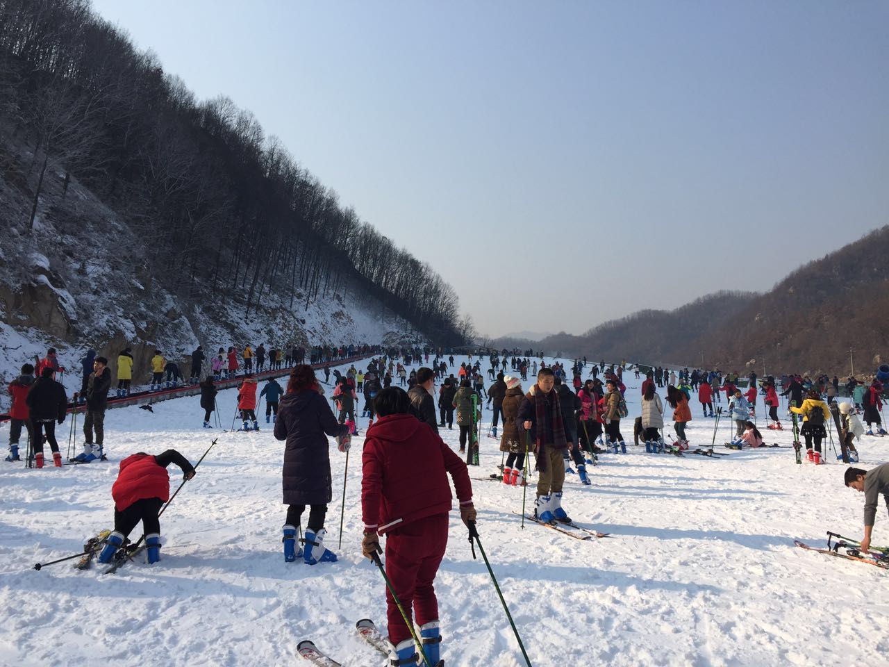河南平頂山大峽谷滑雪場游樂場成功開幕，河北迪特加油助威
